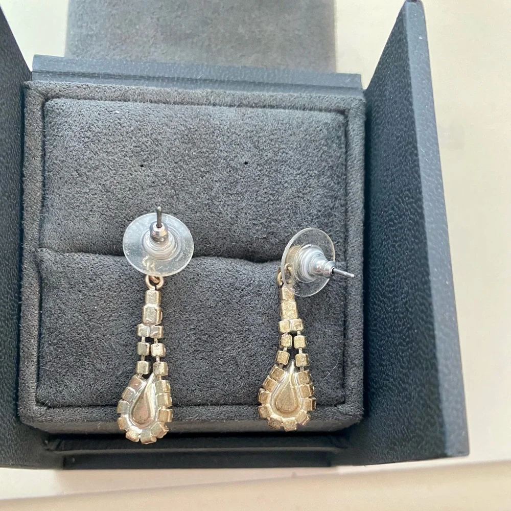 Beautiful Rhinestone Drop Earrings - In perfect condition! 💎 🤍